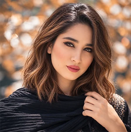 مدل موی لاب زنانه تا روی شانه با لایه‌های ملایم